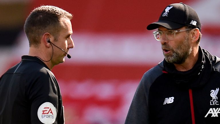 What are the favourite clubs of each Premier League referee?