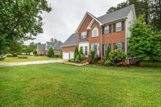 Creating a Low-Maintenance Exterior for Your Home