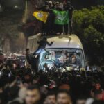 678da42f8e61d.imagePalestinian families celebrate after prisoners released by Israel
