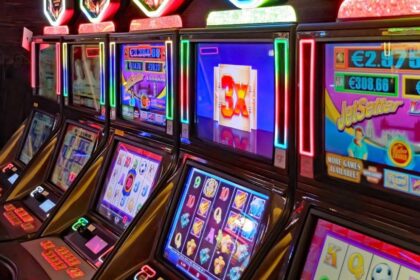 Investigating the universe of video slots: graphics and gameplay