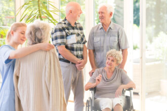 Top 4 Benefits of Using Senior Living Placement Services for Your Loved Ones