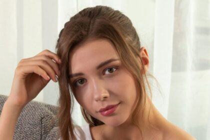 Mila Azul's biography