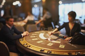Live Dealer Blackjack vs. RNG Blackjack: What’s the Difference?