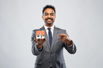 Navigating Real Estate Market Trends and Their Impact on Investments