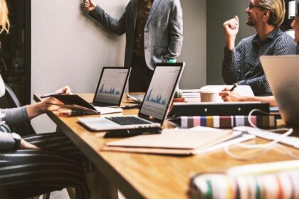 Embracing Fintech: Transforming Traditional Investment
