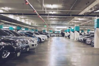 What are the best ways to manage high-traffic parking lots or garages?