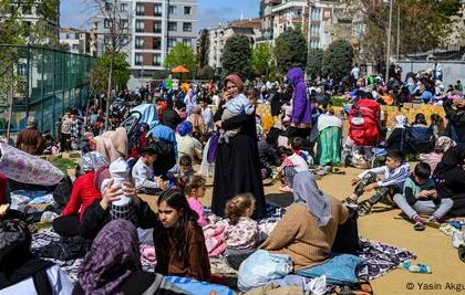 Powerful earthquake shakes Istanbul