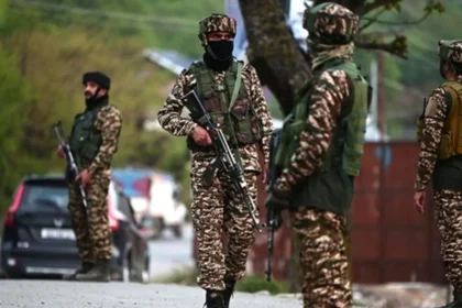 India and Pakistan exchange arms fire for fourth consecutive nights