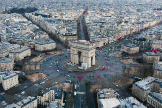Discover the Magic of Paris: The Ultimate City Guide for Travelers ✈️