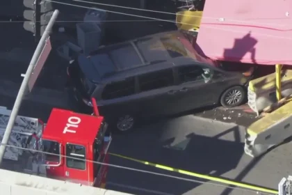 At Least 9 Dead as Minivan Plows through Crowd in Downtown L.A