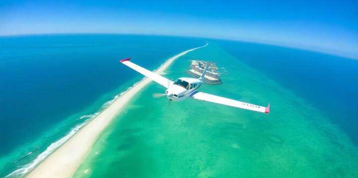 Exploring the Benefits of Training at a Flight School in Fort Lauderdale