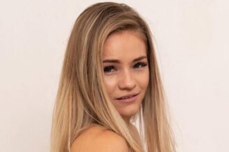 Scarlett Fall Net Worth
