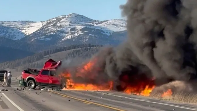 Tour van Crash Near Yellowstone National Park