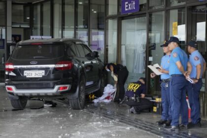 At Least 2 killed Including a Young Girl in a Car Crash at Philippines Airport