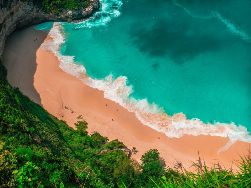 Drop the Bag, Grab the Adventure: How Bounce is Revolutionizing Travel in Bali and Beyond