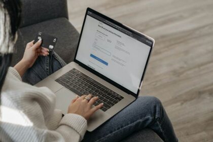 12 Ways to Stay Safe When Making Online Transactions