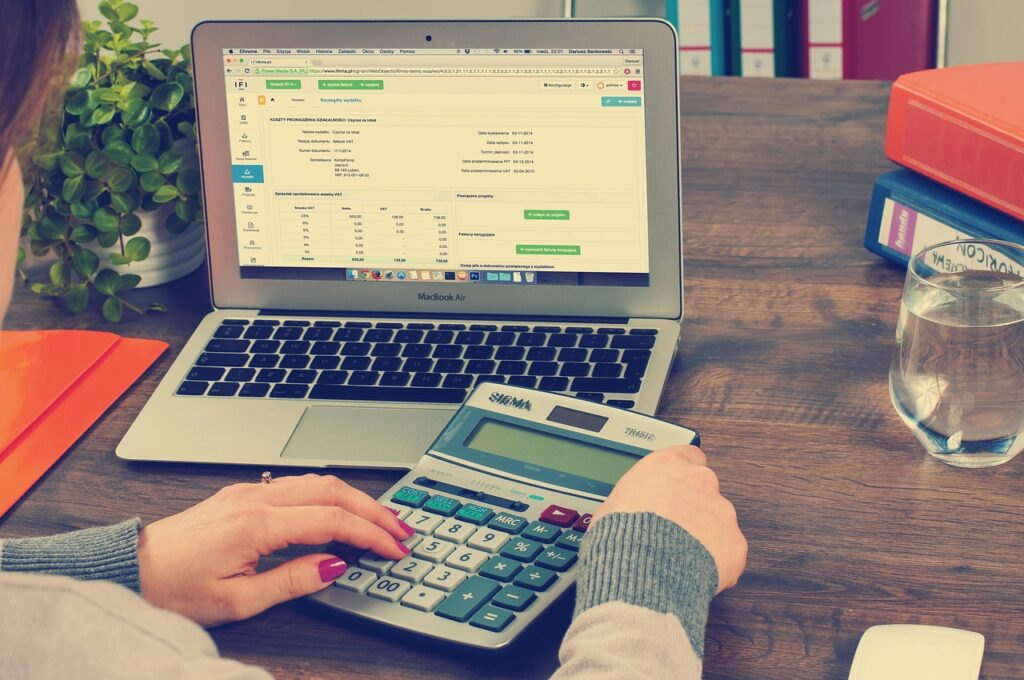 Why Growing Companies Rely on Bookkeeping and Tax Professionals