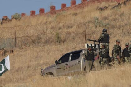 Pakistani Militants kill 6 policemen in Eight Targeted attacks