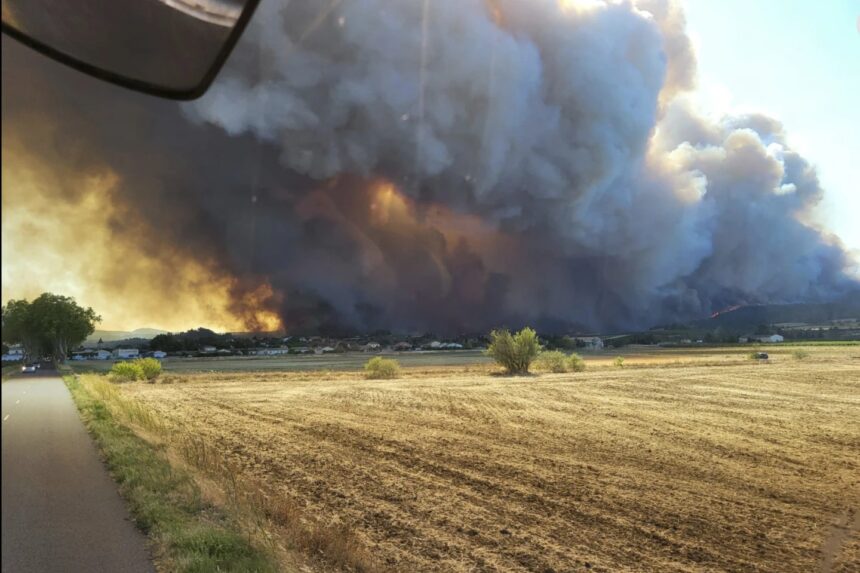 Wildfire in France killed 1 and injured several and is still spreading