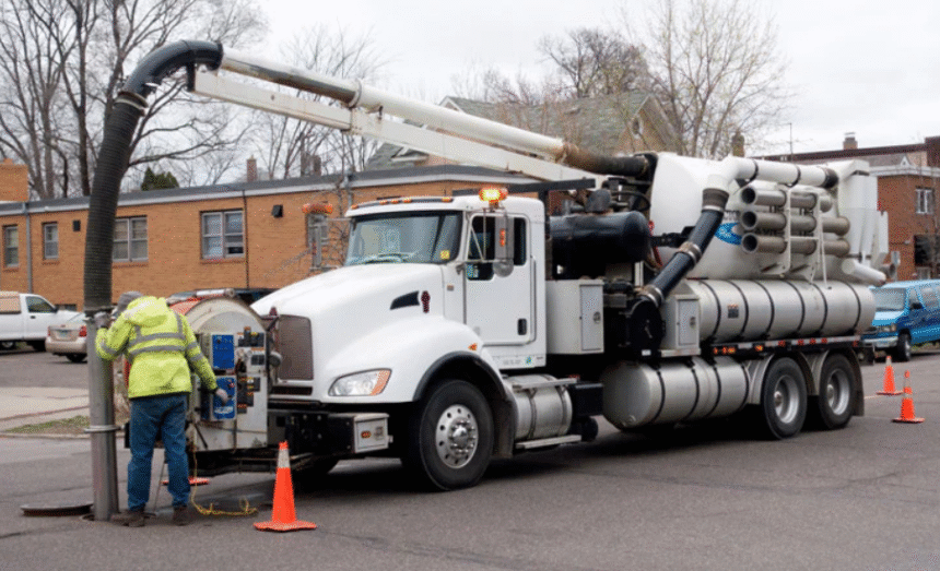 4 Factors to Consider When Customizing a Vacuum Truck