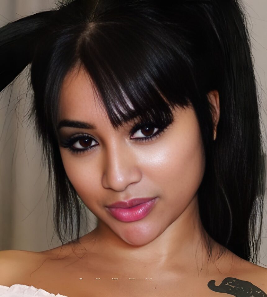 Yasmina Khan Biography