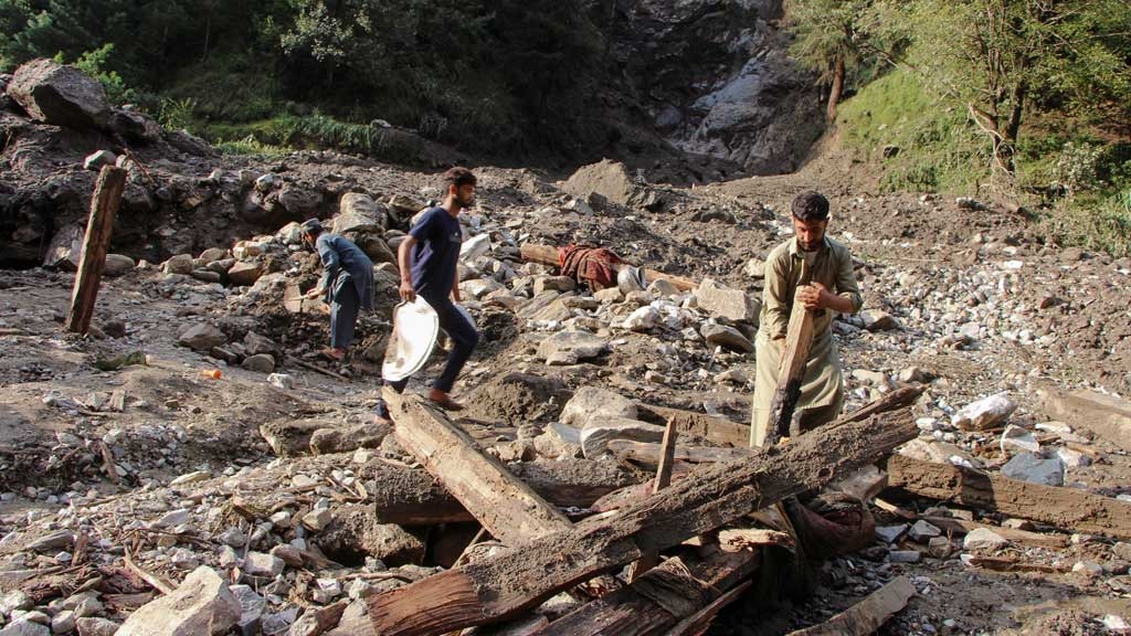Pakistan flooding kills over 300